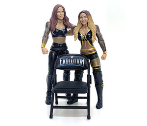 Closer look: Trish Stratus & Lita WWE Battle Pack