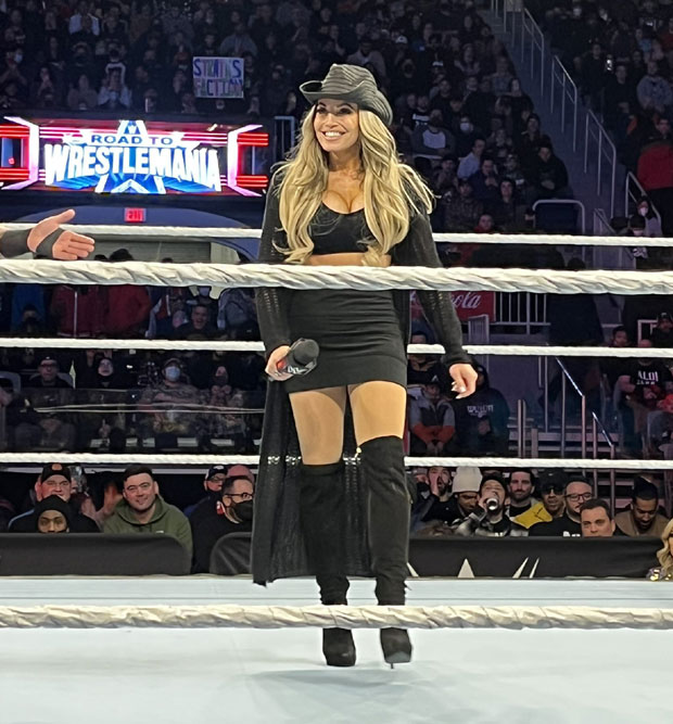Trish Stratus brings back classic look for WWE live event