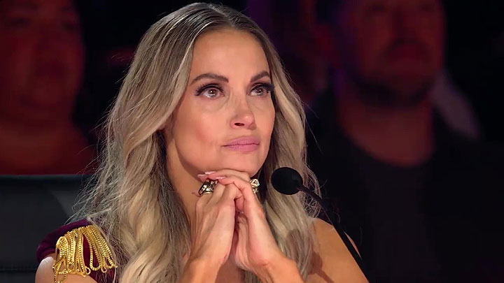 Canada's Got Talent - S2E2: A dance routine that is far from routine earns Trish's Golden Buzzer